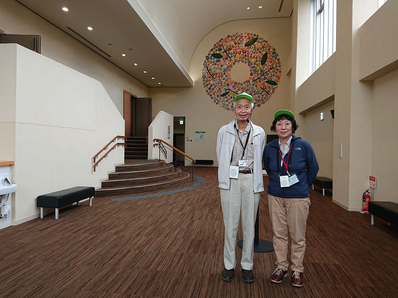 NPO法人神奈川いまむかしガイドの会の能條昭さん（左）と高橋紀さん（右）